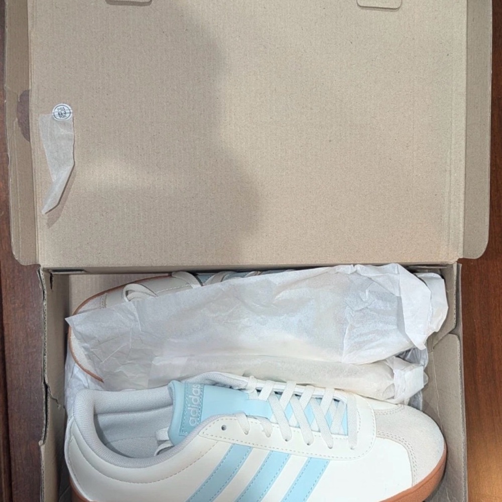 Adidas Women's White and Light Blue Sneakers NWT - Picture 3 of 4